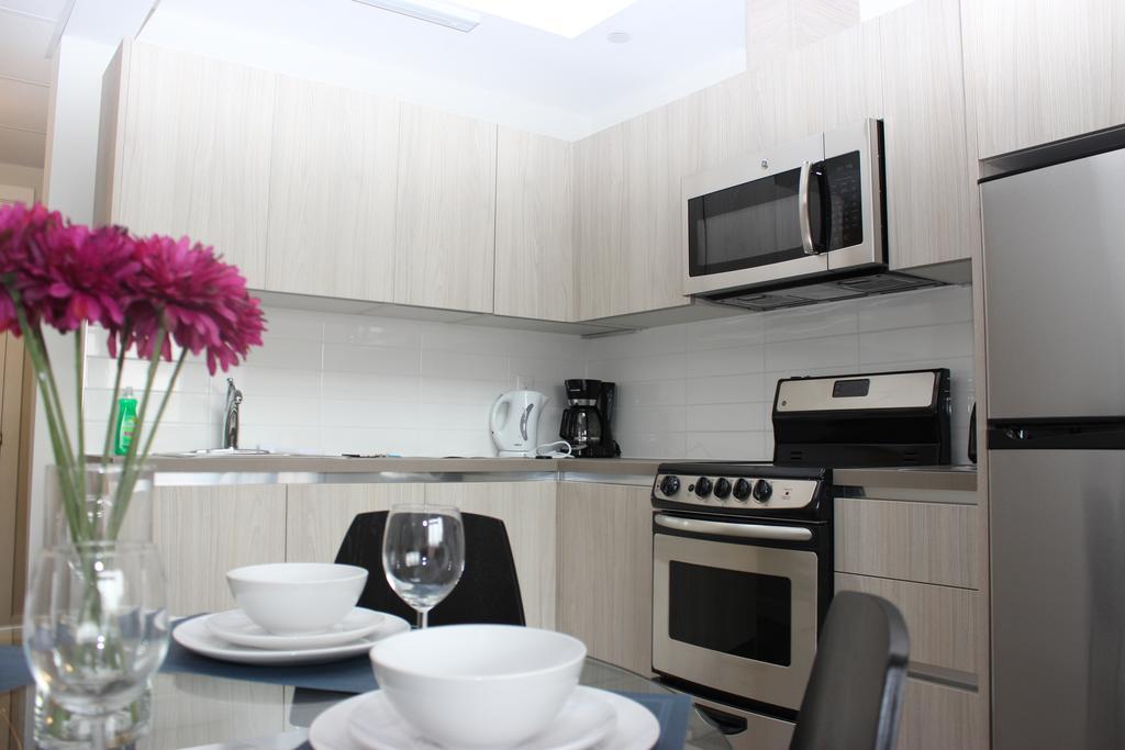Atlas Suites- Furnished Apartments-College Street, Toronto Buitenkant foto
